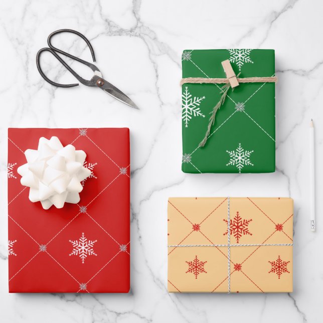 Hoja De Papel De Regalo Modern Christmas | Triangles & Snowflakes Pattern (Anverso)
