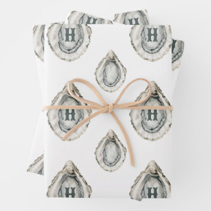 Hoja De Papel De Regalo Monograma de ostras costeras acuáticas
