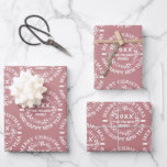 Hoja De Papel De Regalo Navidades corean Merry Christmas name dusty rosa<br><div class="desc">Navidades corearon Feliz Navidad y Feliz Año Nuevo con sábanas de papel pintadas en polvoriento rosa subió personalizado con nombre y año.</div>