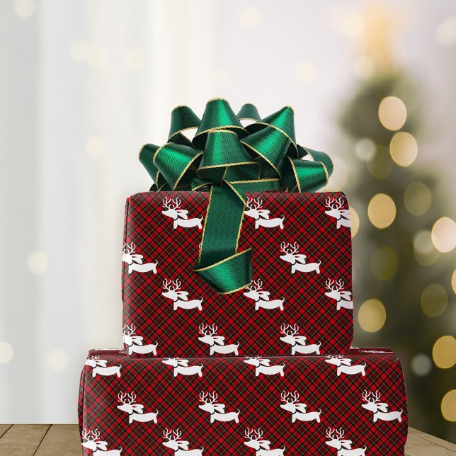 Hoja De Papel De Regalo Navidades de la Red Plaid Dachshund (Red and green plaid dachshund Christmas gift wrap for wiener dog moms and doxie dads.)