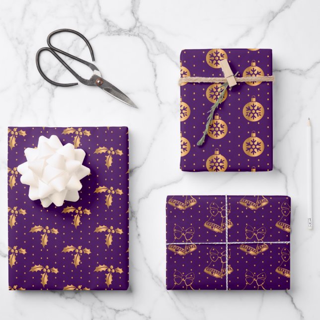 Hoja De Papel De Regalo Navidades Holly, Baubles y Holly en morado (Anverso)