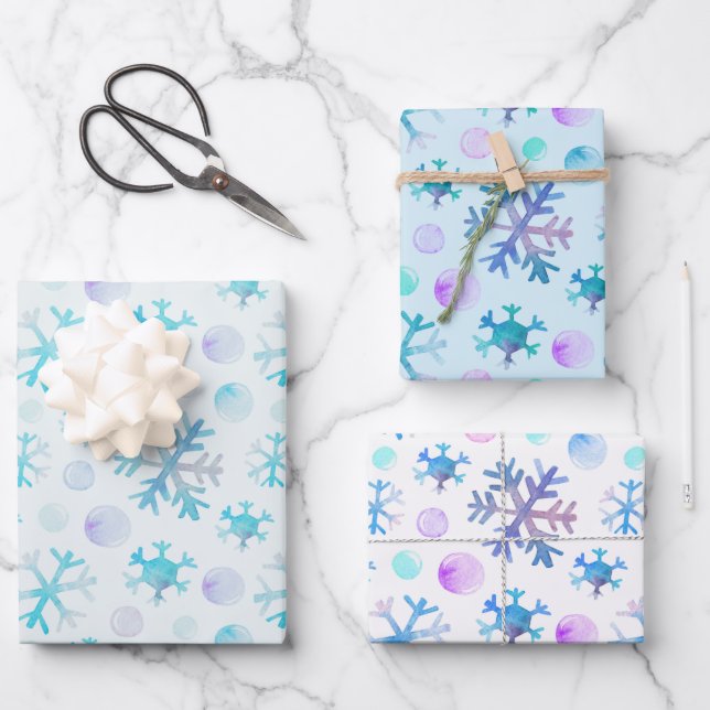 Hoja De Papel De Regalo Navidades modernos de copos de nieve azul y púrpur (Anverso)
