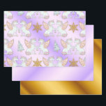 Hoja De Papel De Regalo Navidades Pastel y Gold Unicorn<br><div class="desc">Este magnífico juego de papel de envoltura para Navidades presenta tres diseños distintos con un tema unicornio. La primera hoja presenta un patrón de unicornios, árboles de Navidad y copos de nieve dorados sobre un fondo rosa/violeta pastel; la segunda es el rosa pastel y la tercera es un oro metálico...</div>