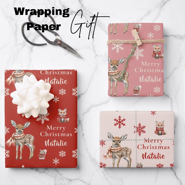 Hoja De Papel De Regalo Navidades rojos ciervos y Fox personalizados (Red Christmas Deer & Fox Personalized Wrapping Paper Sheets)