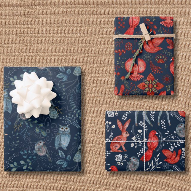 Hoja De Papel De Regalo Pájaros Bodánicos Animales de Woodland Patrón Rojo (Birds Botanical Woodland Animals Blue and Red Pattern Wrapping Paper Sheets)