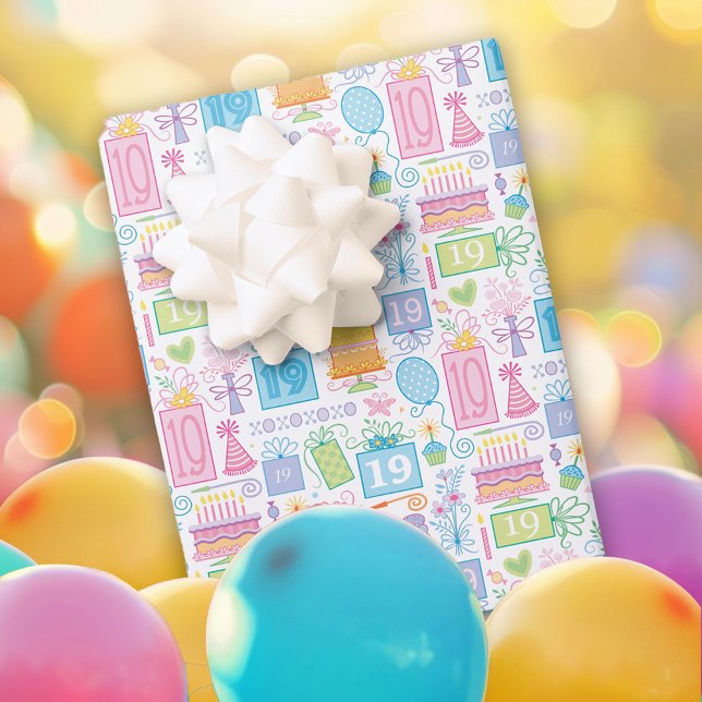 Hoja De Papel De Regalo Pastel rosa de cumpleaños 19 presenta globos (Subido por el creador)