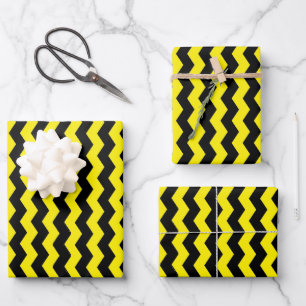 Hoja De Papel De Regalo Patrón Chevron moderno de rayas negras y amarillas