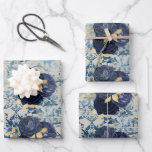 Hoja De Papel De Regalo Patrón de Damasco Floral Vintage Blue Gold<br><div class="desc">Este elegante diseño presenta un patrón de ramos florales de color azul marino y oro vintage sobre un fondo de damasco azul vintage y de manuscrito manuscrito de chapa.</div>