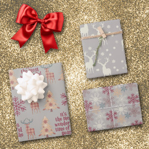 Hoja De Papel De Regalo Patrón de festividades rojizas de madera plateada