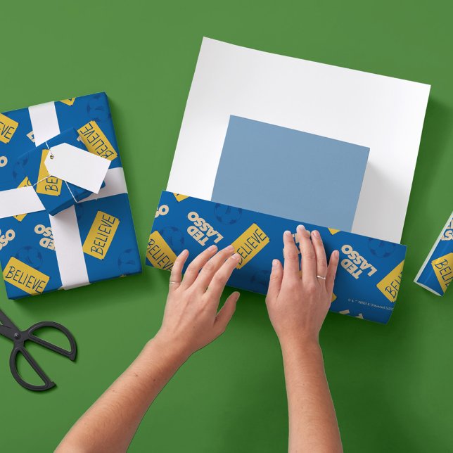 Hoja De Papel De Regalo Patrón de fútbol de Ted Lasso (Subido por el creador)