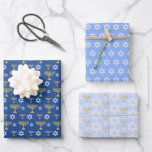 Hoja De Papel De Regalo Patrón de vacaciones de Hanukkah dorado y azul<br><div class="desc">Patrón Hanukkah de vacaciones</div>