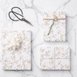 Hoja De Papel De Regalo Patrón floral de oro elegante<br><div class="desc">Hermoso patrón floral de color dorado brillante. Perfecto para todas sus necesidades de envoltura de regalos,  incluyendo bodas,  duchas de novias,  aniversarios,  cumpleaños y Navidades</div>