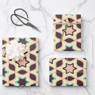 Hoja De Papel De Regalo patrón geométrico con formas de estrellas en marró