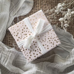 Hoja De Papel De Regalo Patrón moderno Faux Gold y Rubor Pink Spot<br><div class="desc">Patrón de puntos irregulares de imitación dorada moderno y elegantemente femenino sobre un fondo rosa ruidoso,  este diseño es perfecto para cualquier ocasión. Ideal para bodas,  duchas de novias,  aniversarios y cumpleaños,  le da un toque elegante a sus celebraciones.</div>