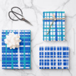 Hoja De Papel De Regalo Patrón retro retrapado revestido en azul y blanco<br><div class="desc">Patrón retro retrapado revestido en azul y blanco. Estética de los años 70 de mediados de los 50. Perfecto para Hanukkah o para cualquier momento. Por Kierkegaard Design Studio.</div>