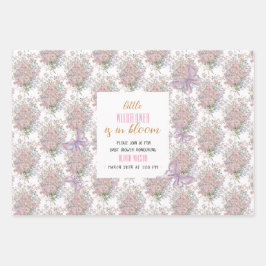 Hoja De Papel De Regalo Pequeña flor silvestre en una ducha de bebé en flo