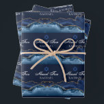 Hoja De Papel De Regalo Personalizado Bat o Bar Mitzvah Elegante Marina Or<br><div class="desc">Elegante ágata azul marino y oro decora el lado de estas modernas sábanas de papel de envoltura de Bat Mitzvah o Bar Mitzvah. ¡Mazel Tov! Personalizar con su nombre bajo la Estrella de David. Embalaje perfecto para una moda,  elegante familia judía.</div>