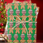 Hoja De Papel De Regalo Personalizado Face Photo Gingerbread Funny Navidad<br><div class="desc">Personalizado Face Photo Gingerbread Men , Reemplace la cara de este Gingerbread con tu foto favorita (asegúrate de recortar tanto a la cara como sea posible y usar una aplicación para eliminar el fondo) y personaliza este divertido papel de envolver navidad de Navidades con tu hijo, esposo o novio! También...</div>