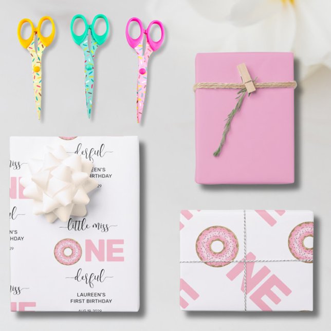 Hoja De Papel De Regalo Pink Sweet Little MIss 1st Birthday  (Subido por el creador)