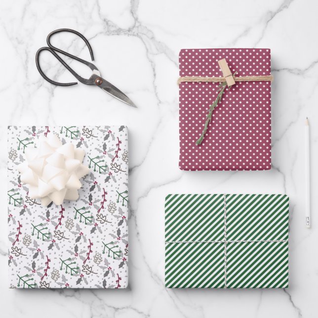 Hoja De Papel De Regalo Pino Verde Oscuro Needles Red Holly Berries (Anverso)