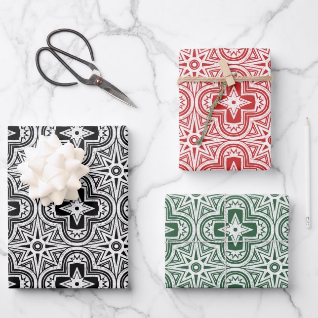 Hoja De Papel De Regalo Quatrefoil de vacaciones en rojo, verde y negro (Anverso)