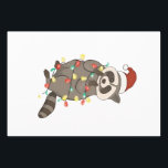 Hoja De Papel De Regalo Raccoon Merry Christmas Light Santa Hat Xmas Nieve<br><div class="desc">Raccoon malicioso con un sombrero de Papá Noel inclinado,  enredado en brillantes luces de Navidad con una galleta robada en pata. La luciérnaga vectorial brilla alrededor de sus ojos enmascarados.</div>