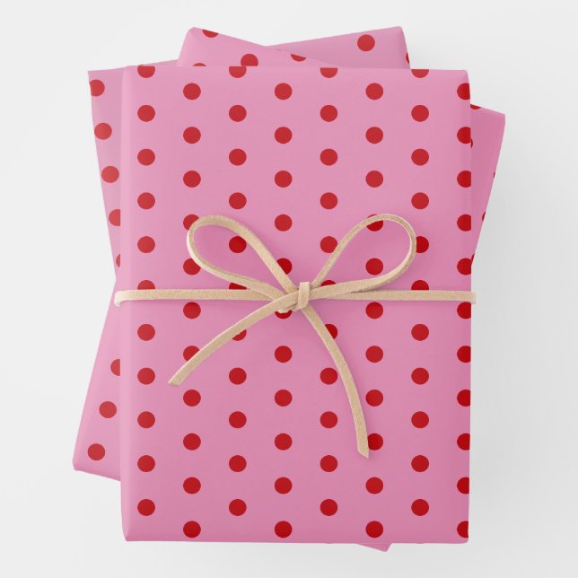 Hoja De Papel De Regalo Red Polka Dots on Pink (In situ)