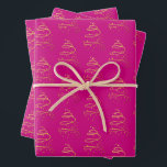 Hoja De Papel De Regalo Resumen Sparkling Gold, Magenta Christmas Tree<br><div class="desc">Este dibujo bonito y abstracto de un árbol de Navidad en Relieve metalizado brillante de oro simulado es una expresión elegante de las vacaciones en estas hermosas sábanas de papel envuelto. El diseño es sencillo, con una brillante y espiral de oro sobre un fondo magenta de moda y dramático, en...</div>