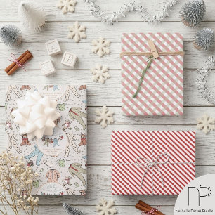 Hoja De Papel De Regalo Ropa de bebé para ducha de invierno en tendedero