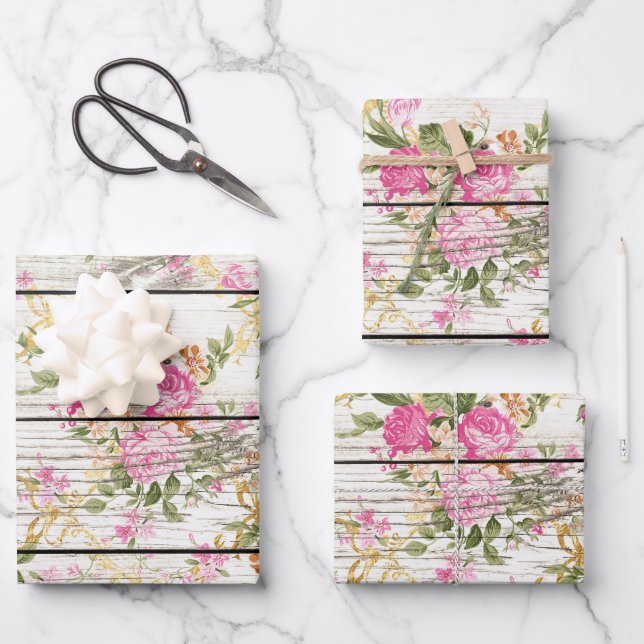 Hoja De Papel De Regalo Rosas rosadas en tabla de granero blanca (Anverso)