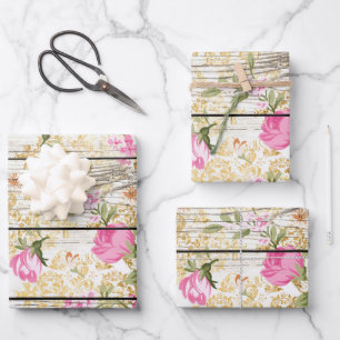 Hoja De Papel De Regalo Rosas rosadas sobre tablón de granero blanco