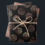 Hoja De Papel De Regalo RPG Dice | Jugador de rol de tabletas de la vieja<br><div class="desc">"It's beginning to look a lot like Critmas!" That means it's GAME ON! with GEEK CHIC GAMER XMAS THEME! Novelty RPG design perfect for any old school tabletop pen/pencil and paper (PnP) fantasy role player featuring a 20-sided dnd polyhedral dice with a natural 20 crit roll for the roleplaying magical...</div>