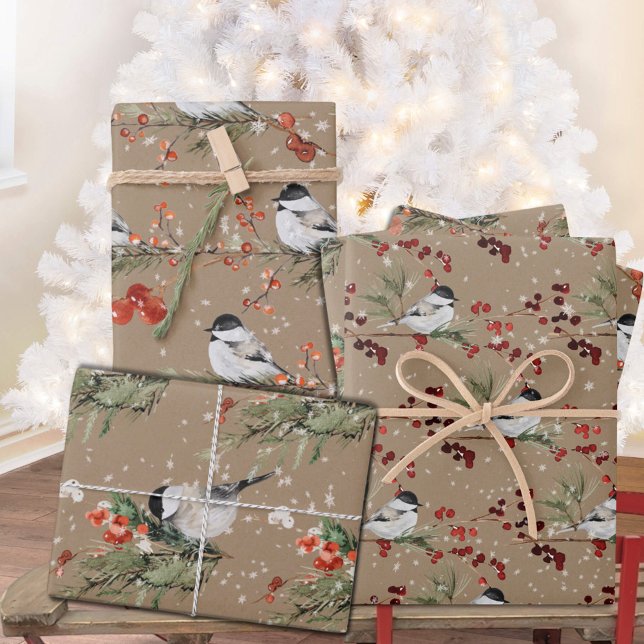 Hoja De Papel De Regalo Rústico Kraft Black Cap Chickadee Birds & Berries  (Rustic Kraft Black Cap Chickadee Birds & Berries 2 Christmas Holiday Gift Wrapping Paper Sheets Trio)