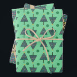Hoja De Papel De Regalo Rústico Named Christmas Tree Pattern Green<br><div class="desc">las tres hojas están coordinadas,  pero cada una tiene un patrón diferente. Una tiene un fondo manchado,  una tiene un fondo verde claro y la tercera tiene un fondo monogramado que se puede personalizar en un solo paso.</div>