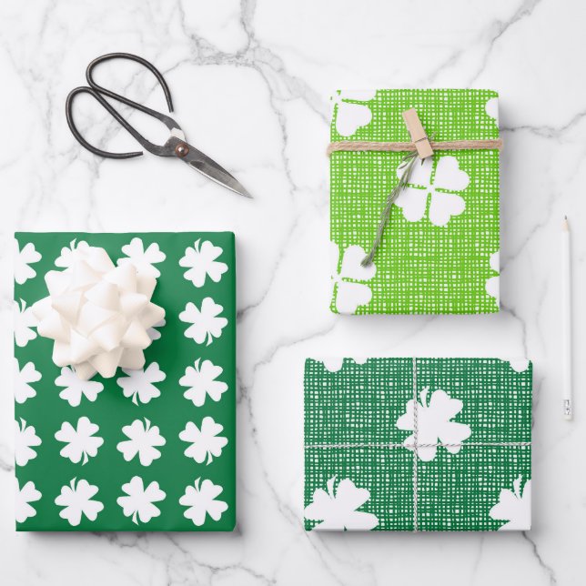 HOJA DE PAPEL DE REGALO SHADES OF GREEN WITH WHITE IRISH SHAMROCKS (Anverso)