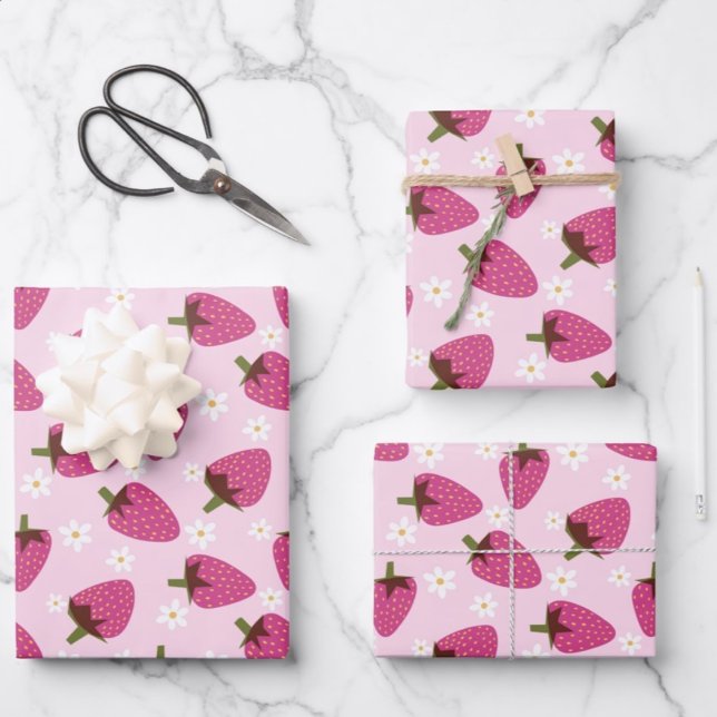 Hoja De Papel De Regalo Strawberries Daisies Floral Pattern Girly Pink (Subido por el creador)