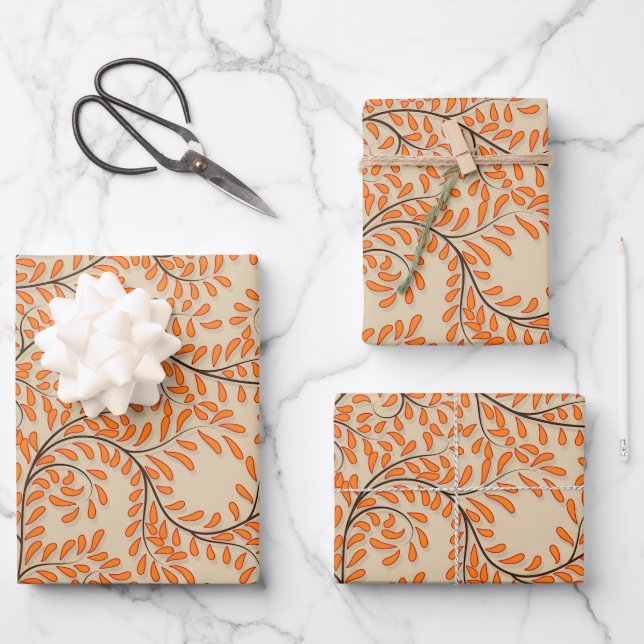 Hoja De Papel De Regalo Swirling Orange Leaves on Beige Background (Anverso)