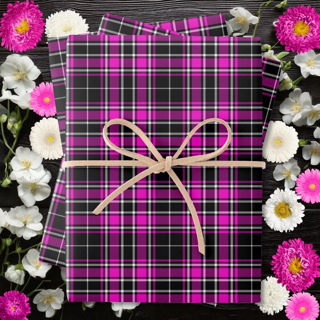 Hoja De Papel De Regalo Tartán - Blanco rosado-negro-caliente (Tartan - Black-Hot Pink-White Wrapping Paper Sheets by Leapfroglisics Shop)