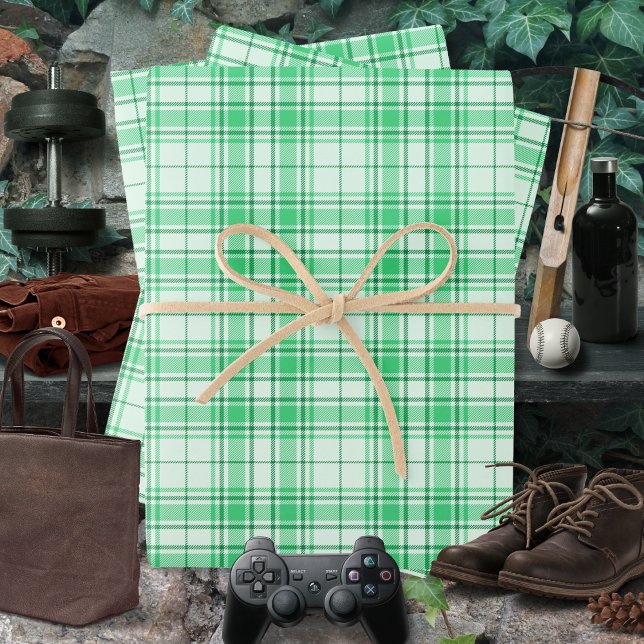 Hoja De Papel De Regalo Tartán - Vibrante Pastel verde a verde oscuro (Tartan - Vibrant Pastel Green to Dark Green Wrapping Paper Sheets by Leapfroglisics Shop)