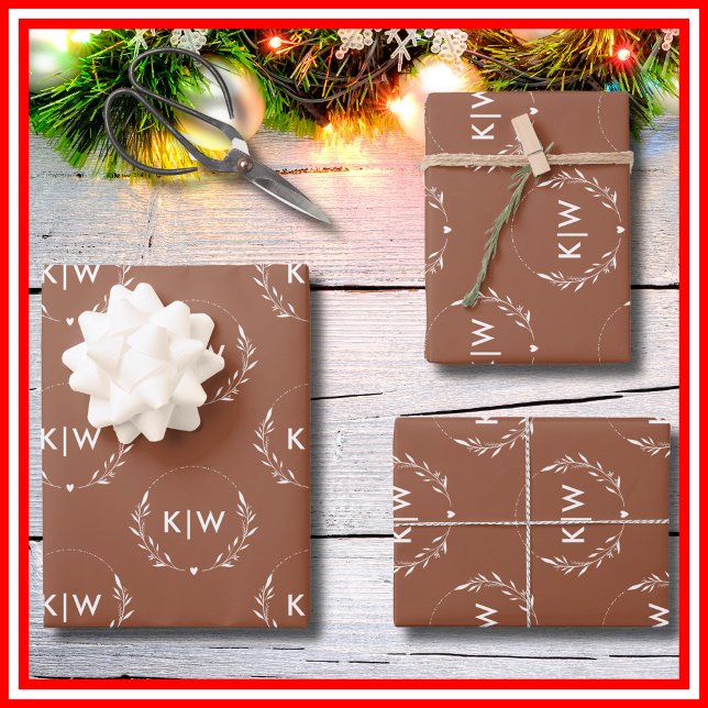 Hoja De Papel De Regalo Terracota y blanco | Monograma de Iniciales Modern (Subido por el creador)