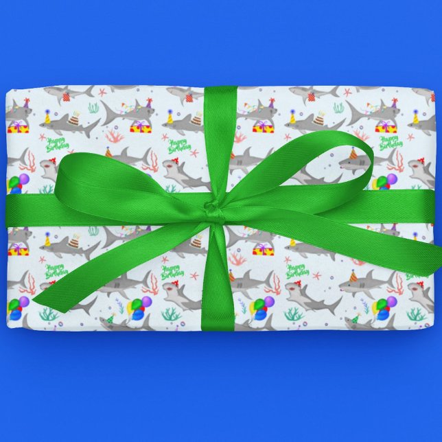 Hoja De Papel De Regalo Tiburones de fiesta de cumpleaños (Celebrate your kid's birthday with this Shark infested Birthday paper!)