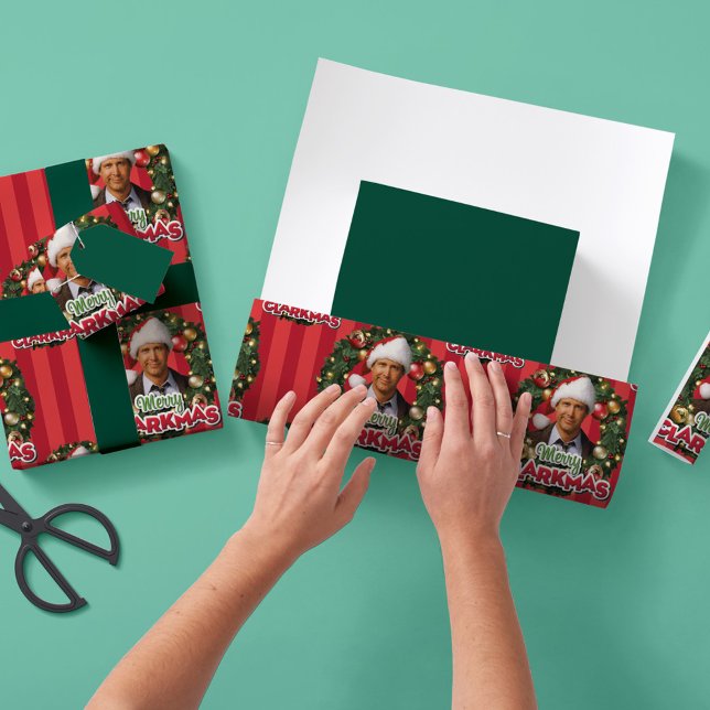 Hoja De Papel De Regalo Vacaciones de navidades | Patrón Merry Clarkmas (Subido por el creador)