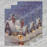 Hoja De Papel De Regalo Vintage Christmas, Santa Claus Workshop North Pole<br><div class="desc">Ilustracion de la Vintage. Imagen de feriado navideño de Feliz Navidad con el taller de Santa Claus en el Polo Norte durante una tormenta de nieve en la víspera de los Navidades. La casa tiene dos chimeneas para mantener el calor y el sueño durante la nieve de invierno. Todas las...</div>