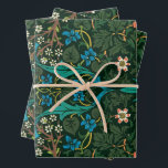 Hoja De Papel De Regalo Vintage Christmas, William Morris<br><div class="desc">Un impresionante y elegante papel de envoltura de Navidades William Morris. Patrón de tulipanes. Aléjate de la multitud con este diseño único.</div>
