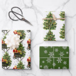 Hoja De Papel De Regalo Vintage Santa Christmas Tree and Snowflakes<br><div class="desc">Crea artesanías festivas o envuelve tus regalos con este papel de Navidades. Este artículo presenta un diseño de Santa y copos de nieve.</div>