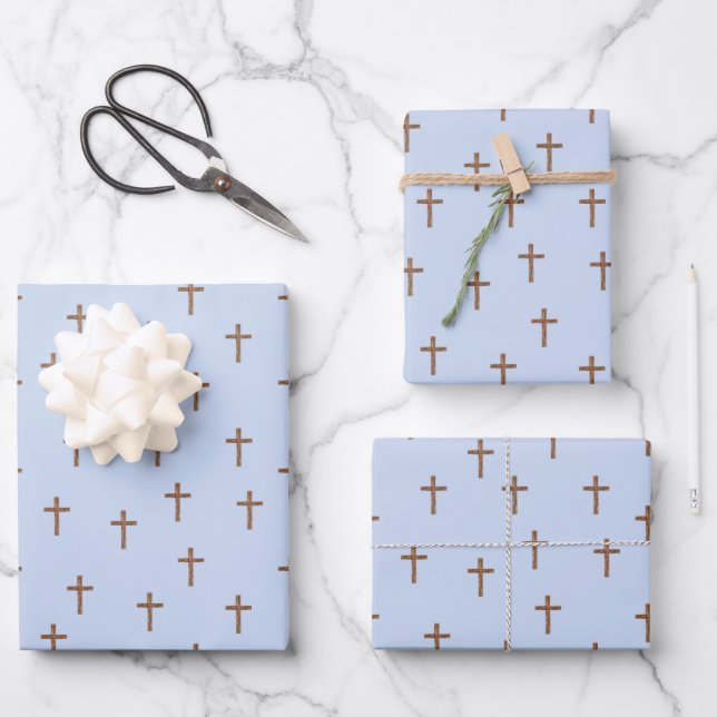 Hoja De Papel De Regalo Wooden Crosses on Pale Blue (Anverso)