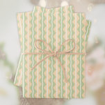 Hoja De Papel De Regalo Zigzag Chevron Stripes-Naranja, Marfil Verde y pál<br><div class="desc">Tiras tradicionales de zigzag o chevron en marfil naranja o melocotón,  verde y extra ligero. Es bueno para muchas ocasiones y grupos de edad diferentes.</div>