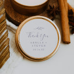 Hoja Mínima Dusty Purple Gracias Pegatina<br><div class="desc">Gracias a estos pegatinas de novios con un mínimo de polvo de hojas, son perfectos para una recepción bodas bodas boho. El diseño presenta una sencilla silueta verde de lavanda clara morada con un estilo minimalista clásico. Personalice las etiquetas del pegatina con sus nombres, el evento (si procede) y la...</div>