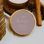Hoja mínima | Dusty Rosa Gracias Pegatina Favor<br><div class="desc">Este rosa mínimo de hojas polvorientas gracias a los pegatinas de la boda son perfectos para una recepción bodas boho. El diseño romántico presenta una sencilla silueta de vegetación en una mauve rosa macizo con un estilo boho minimalista clásico. Personalice las etiquetas del pegatina con sus nombres, el evento (si...</div>