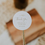 Hoja mínima | Oro Gracias A Favor Pegatina<br><div class="desc">Estos pegatinas favoritos de la boda son perfectos para una recepción nupcial elegante. El diseño presenta una sencilla silueta de vegetación en un Relieve metalizado de imitación dorada de estilo minimalista clásico. Personalice las etiquetas del pegatina con sus nombres, el evento (si procede) y la fecha. Estos pegatinas pueden ser...</div>